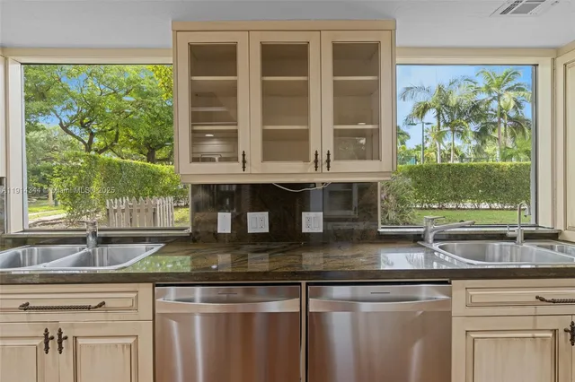 $2,360,000 | 20215 West Oak Haven Circle, Miami, FL 33179