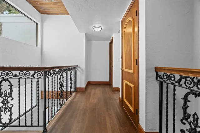 $2,360,000 | 20215 West Oak Haven Circle, Miami, FL 33179