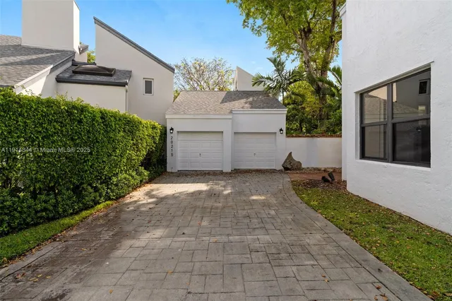 $2,360,000 | 20215 West Oak Haven Circle, Miami, FL 33179