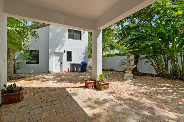 $2,360,000 | 20215 West Oak Haven Circle, Miami, FL 33179