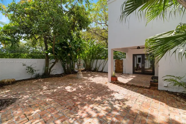 $2,360,000 | 20215 West Oak Haven Circle, Miami, FL 33179
