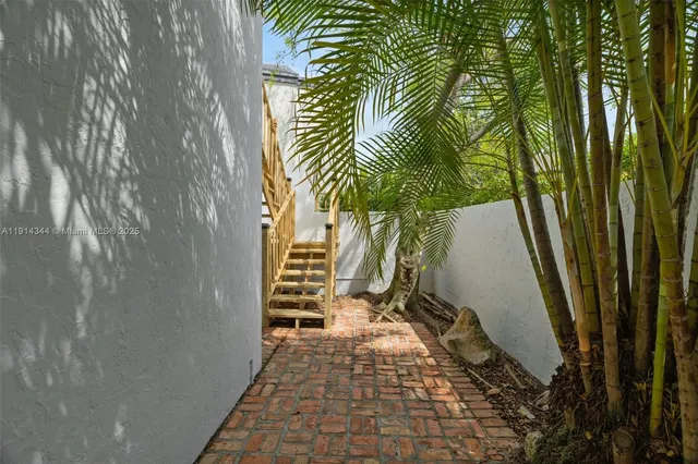 $2,360,000 | 20215 West Oak Haven Circle, Miami, FL 33179