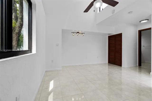 $2,360,000 | 20215 West Oak Haven Circle, Miami, FL 33179
