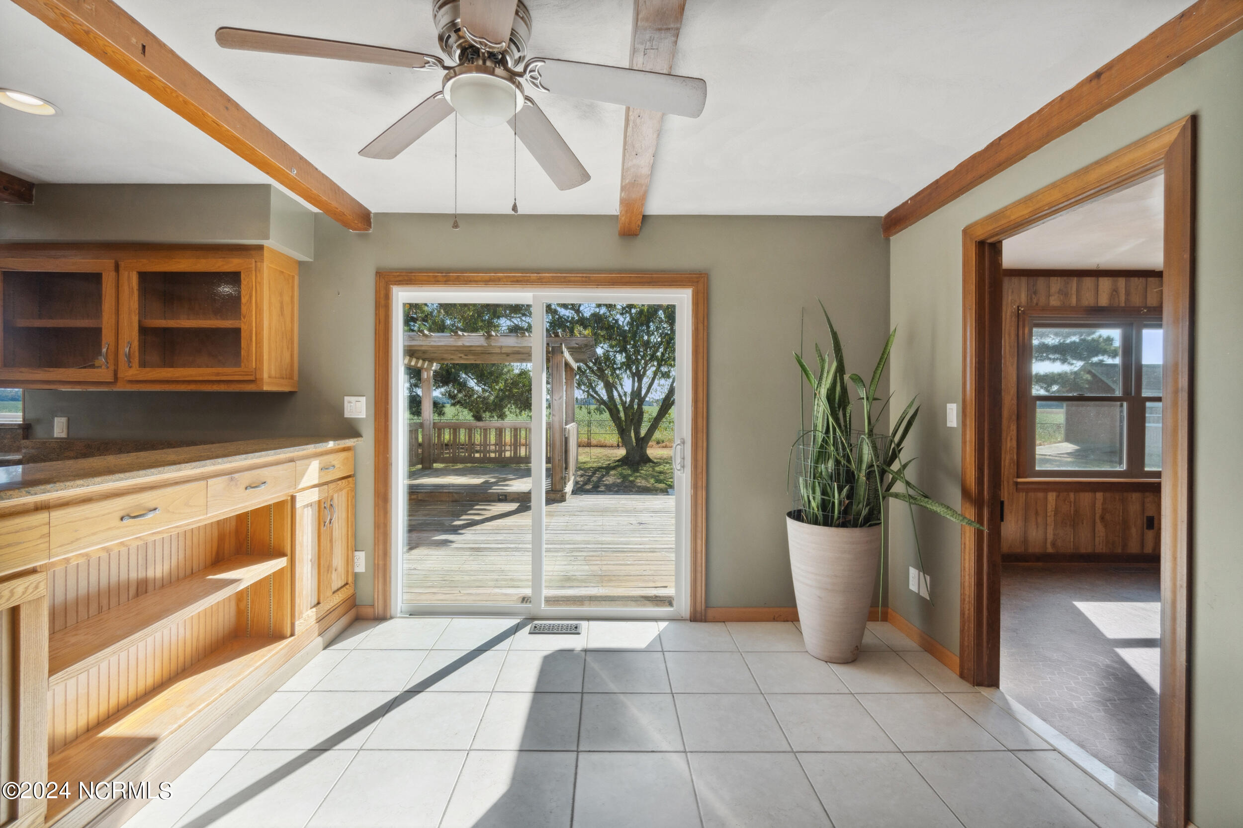 656 Bayside Road Elizabeth City, NC 27909 - Photo 8 of 45 breakfast area