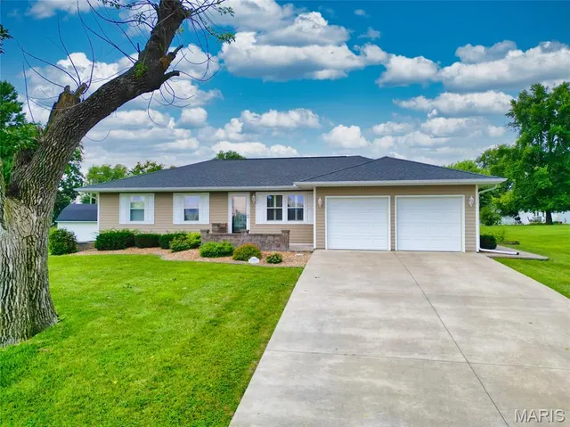 $315,000 | 1204 South Walnut Avenue, Salisbury, MO 65281