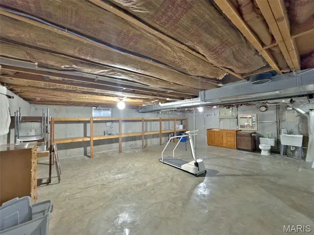 $315,000 | 1204 South Walnut Avenue, Salisbury, MO 65281