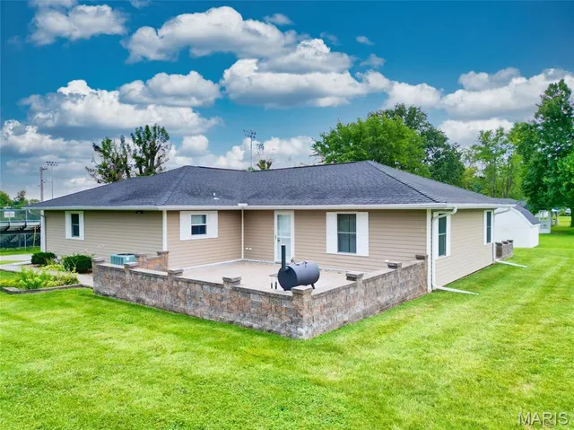 $315,000 | 1204 South Walnut Avenue, Salisbury, MO 65281