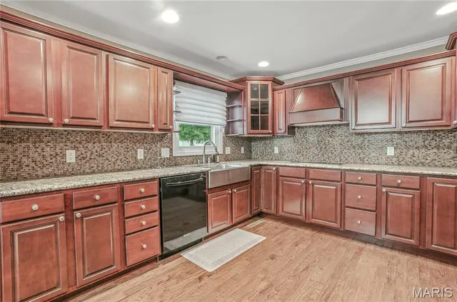 $315,000 | 1204 South Walnut Avenue, Salisbury, MO 65281