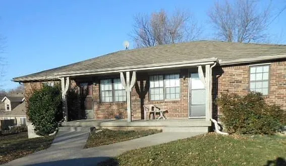 $330,000 | 2 Southeast 9 Street, Lee's Summit, MO 64063