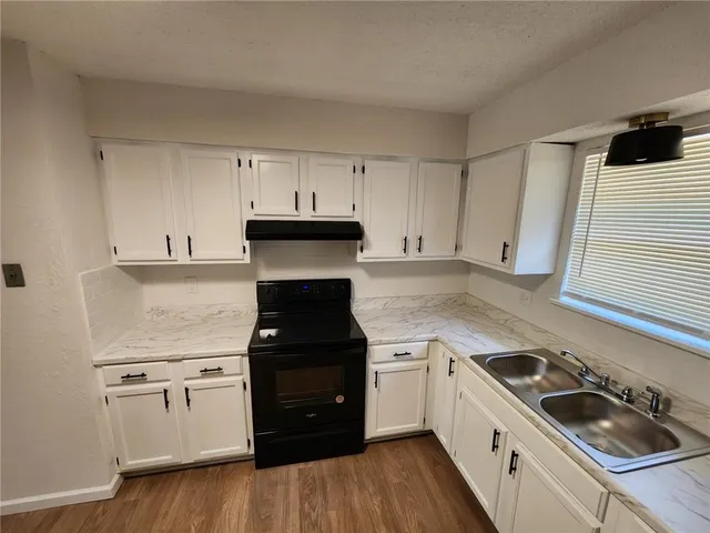 $330,000 | 2 Southeast 9 Street, Lee's Summit, MO 64063