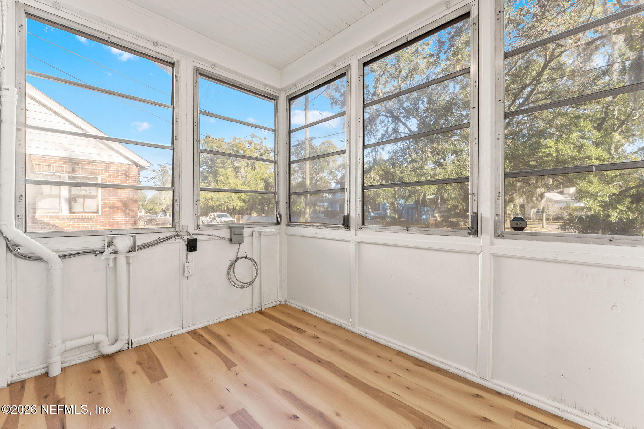 449 Sunset Drive Jacksonville, FL 32208 - Photo 28 of 31 Laundry room/front porch area