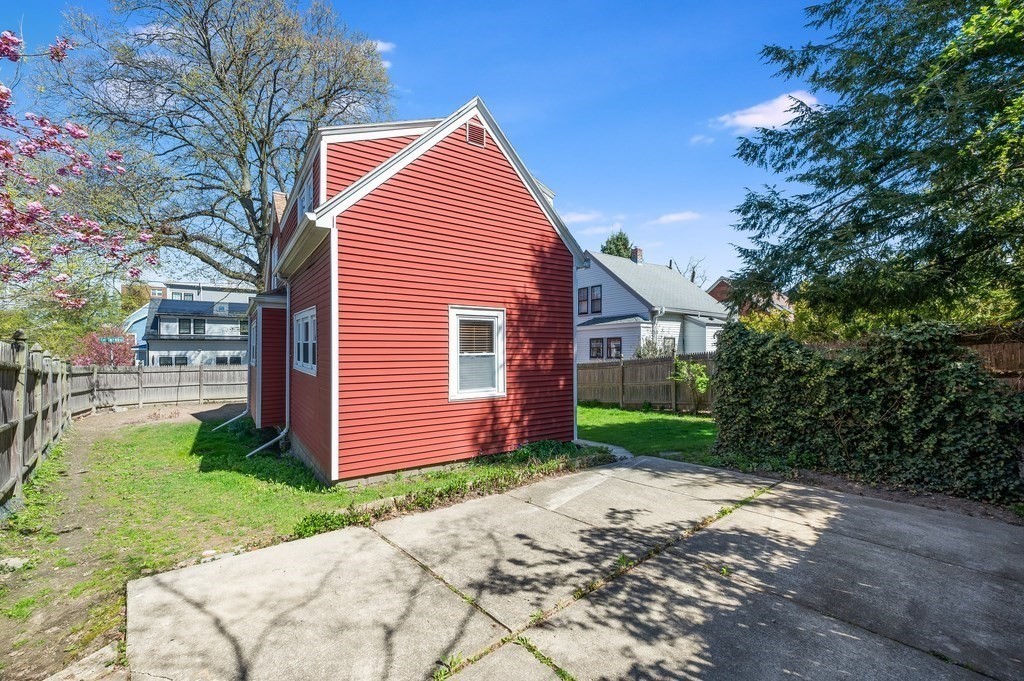 1 Chetwynd Road Cambridge, MA 02140 - Photo 18 of 26