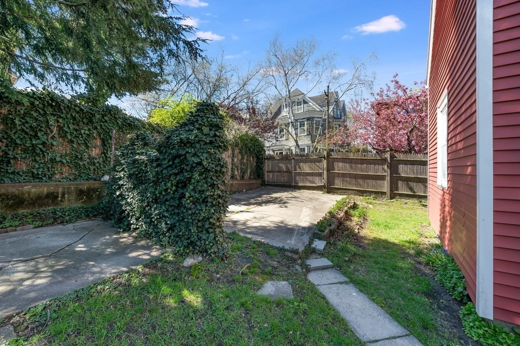 1 Chetwynd Road Cambridge, MA 02140 - Photo 23 of 26