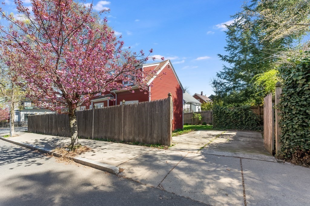 1 Chetwynd Road Cambridge, MA 02140 - Photo 24 of 26