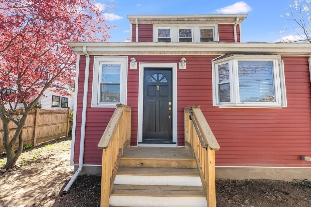 1 Chetwynd Road Cambridge, MA 02140 - Photo 4 of 26