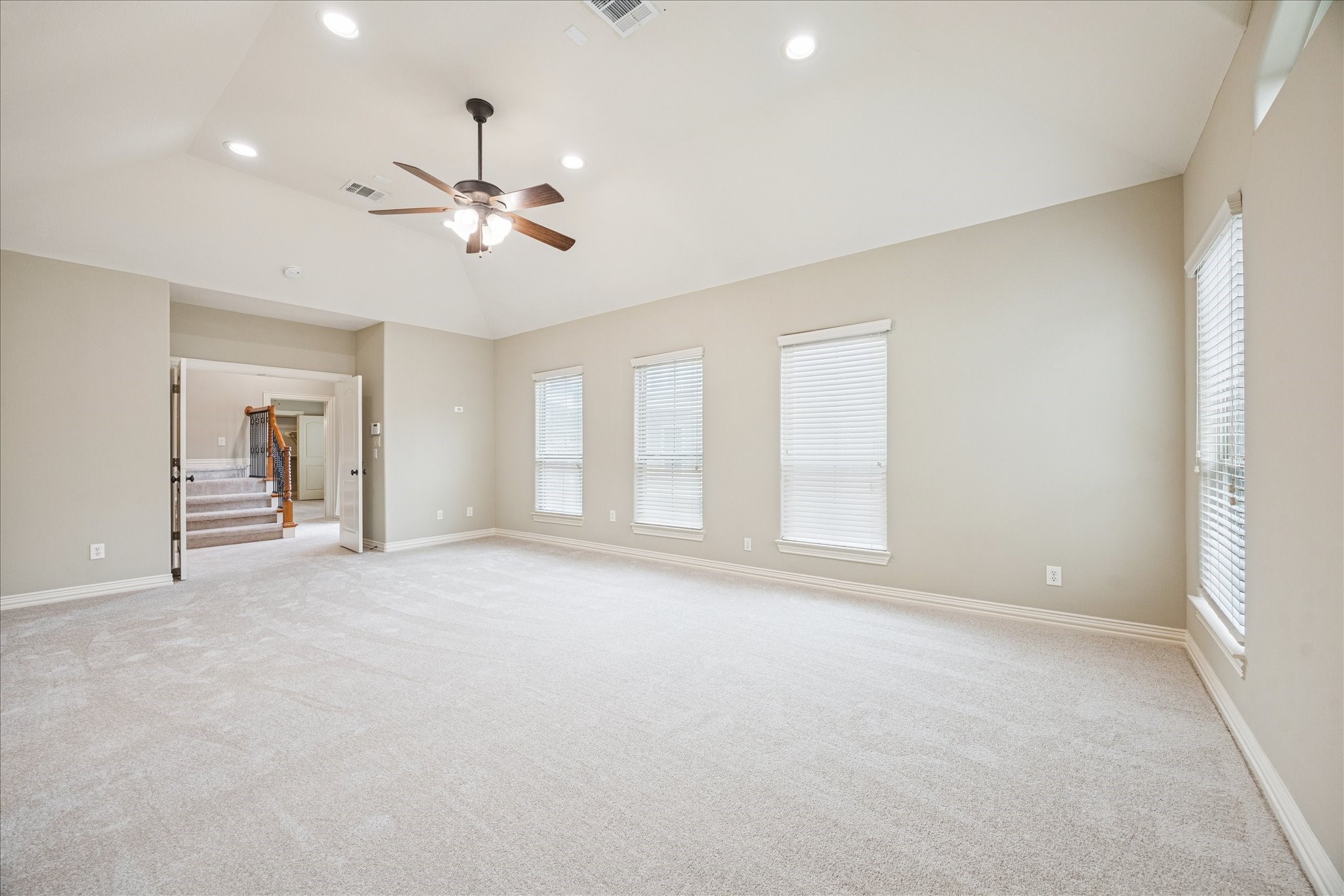 2 Schwab Lane Houston, TX 77055 - Photo 5 of 27 a view of an empty room with a window