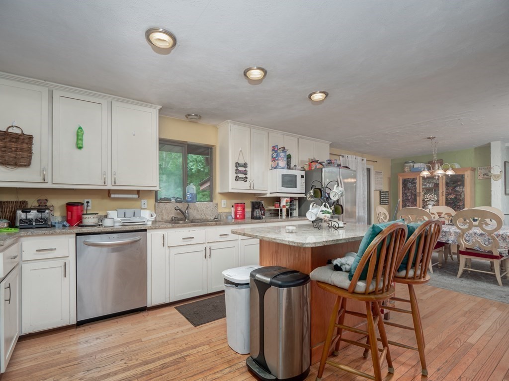 27 Fitzpatrick Road Grafton, MA 01519 - Photo 3 of 26