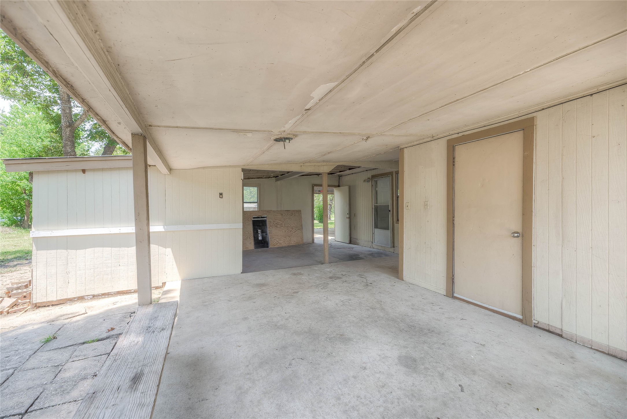305 Oak Ridge Drive Onalaska, TX 77360 - Photo 12 of 29 COVERED BACK PORCH