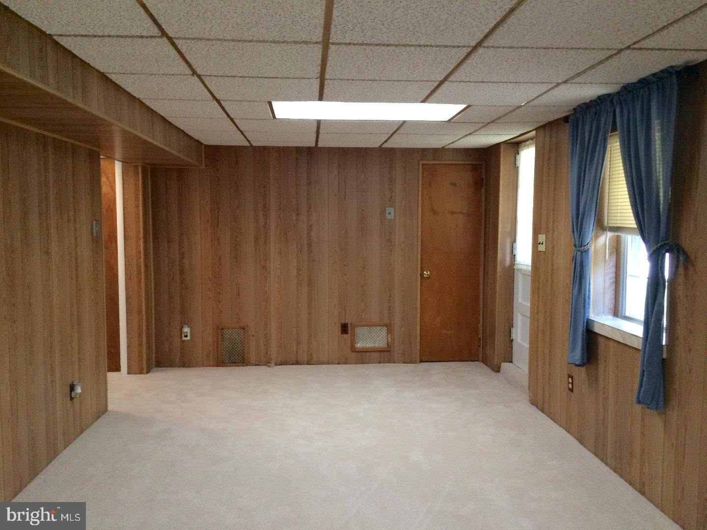 9729 Morefield Road Philadelphia, PA 19115 - Photo 13 of 21 Family Room
