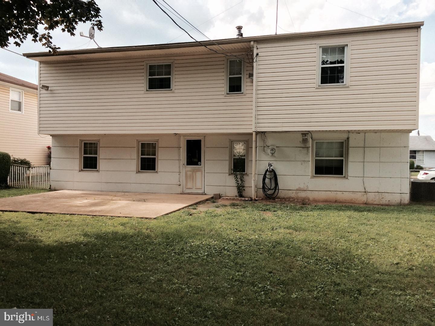 9729 Morefield Road Philadelphia, PA 19115 - Photo 20 of 21 Exterior Back