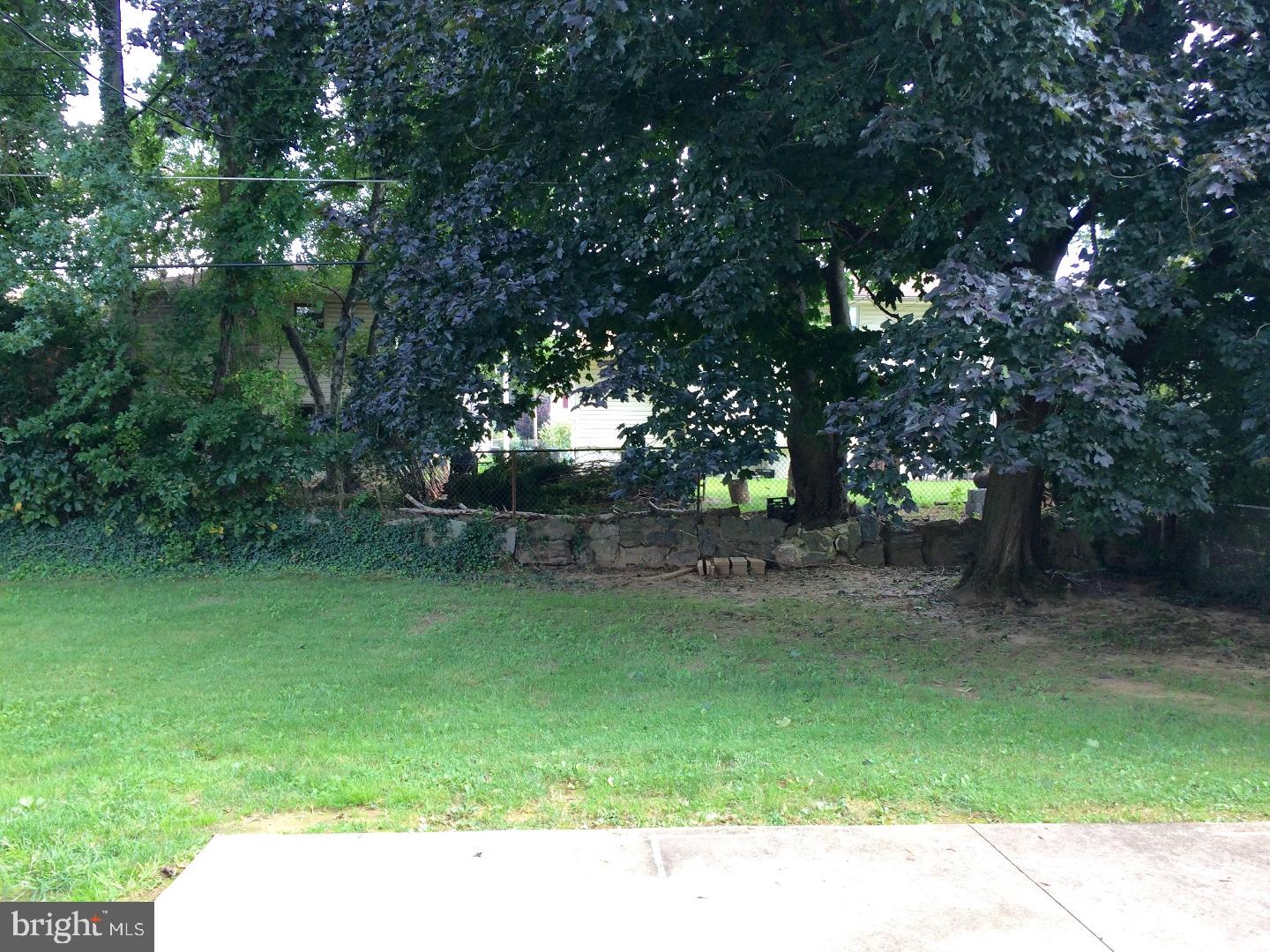 9729 Morefield Road Philadelphia, PA 19115 - Photo 21 of 21 View in Back