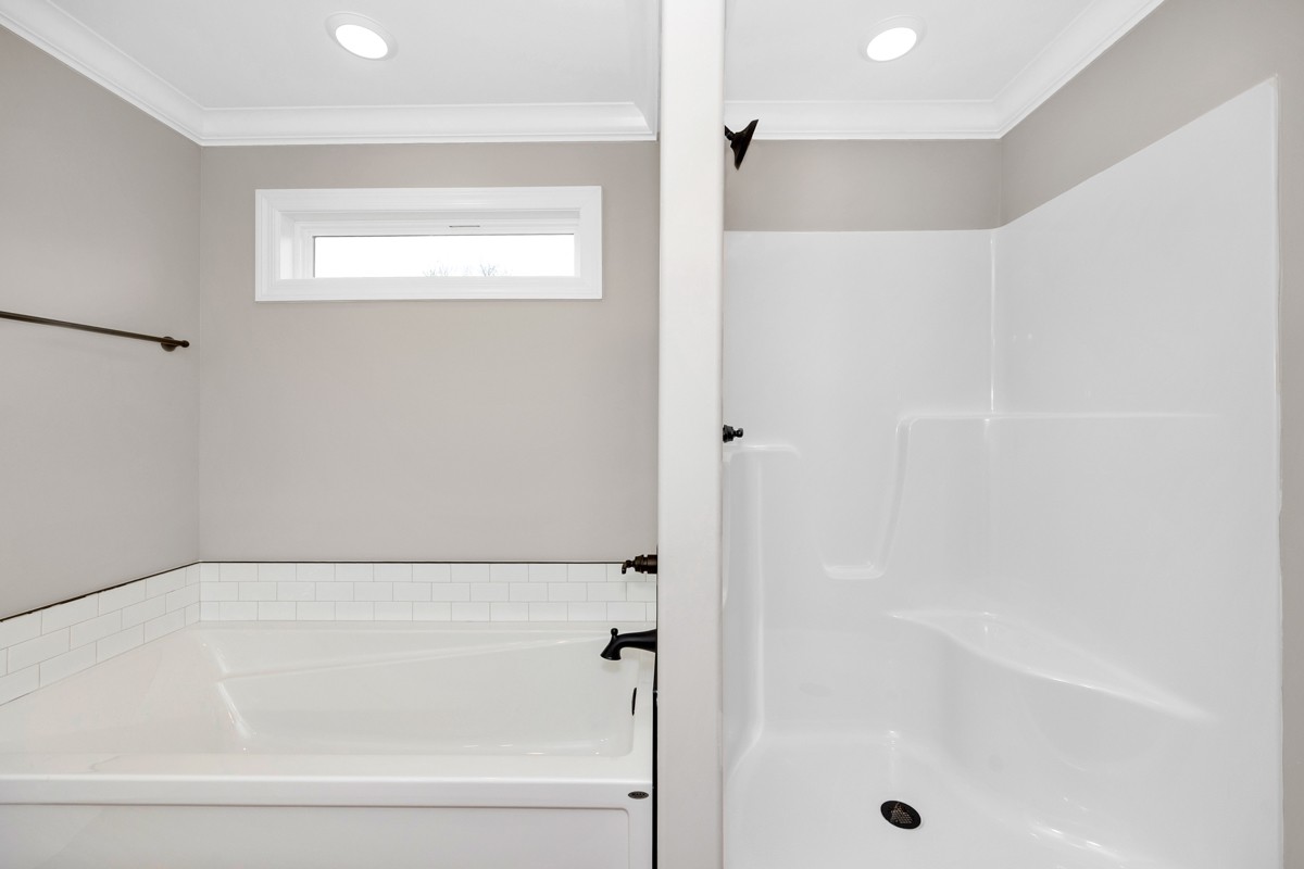 27025 North Wales Road Elkmont, AL 35620 - Photo 38 of 40 a bathroom with a bathtub
