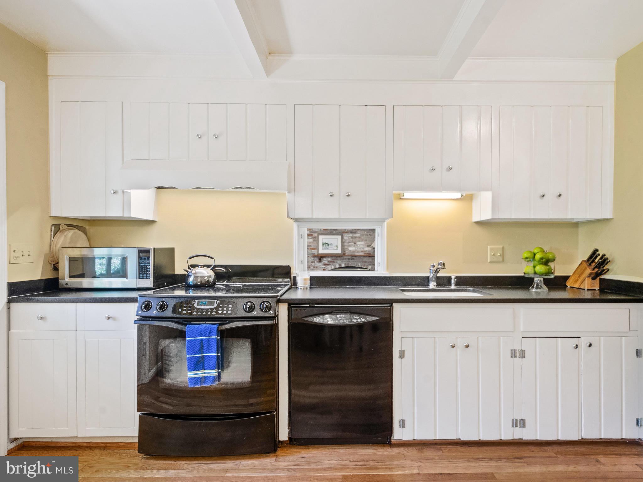 11327 Rolling House Road Rockville, MD 20852 - Photo 14 of 51 Kitchen