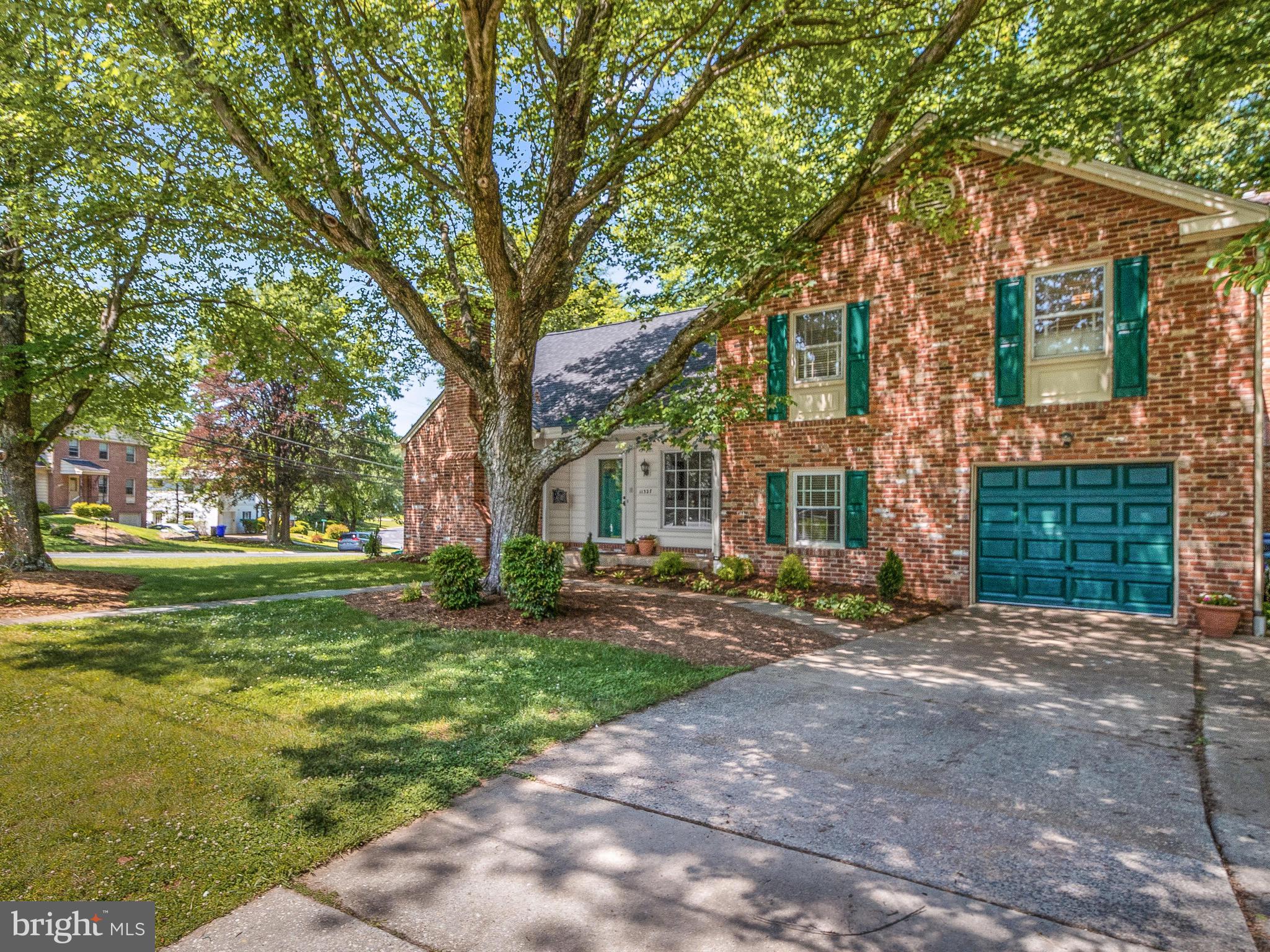 11327 Rolling House Road Rockville, MD 20852 - Photo 3 of 51 Garage