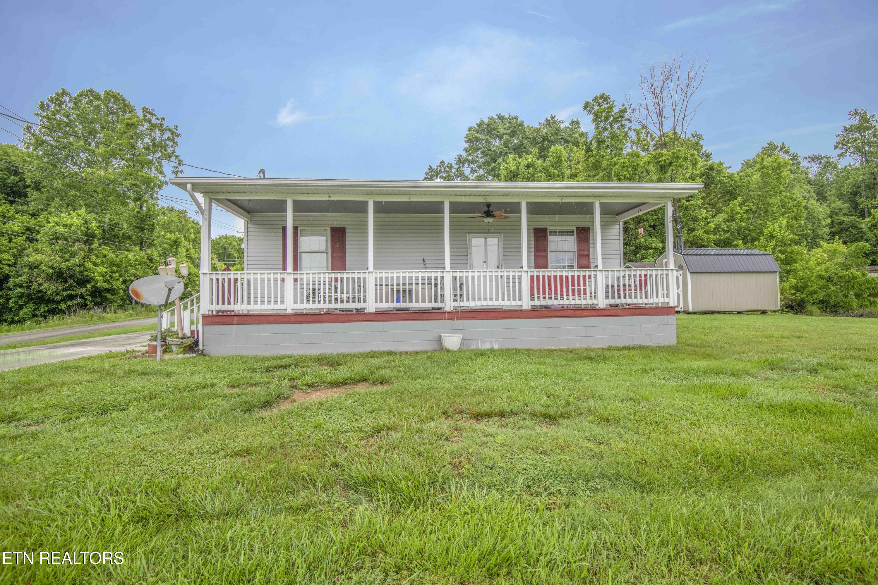 555 Little Valley Road Maynardville, TN 37807 - Photo 2 of 44 62AF0ECA-39DD-421F-BC81-9FB70940847D