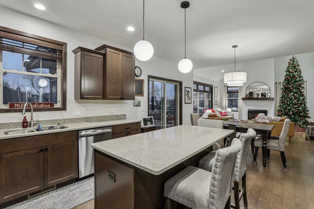 $550,000 | 704 Vineyard, Cambridge, WI 53523