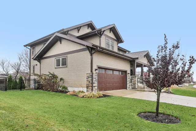 $550,000 | 704 Vineyard, Cambridge, WI 53523