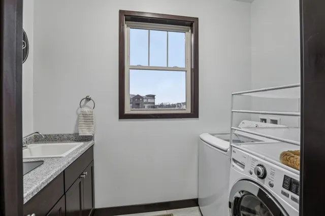 $550,000 | 704 Vineyard, Cambridge, WI 53523