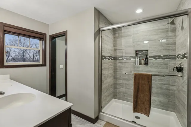 $550,000 | 704 Vineyard, Cambridge, WI 53523