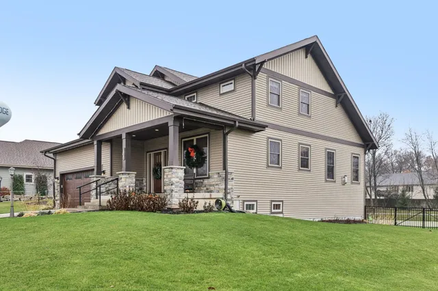 $550,000 | 704 Vineyard, Cambridge, WI 53523