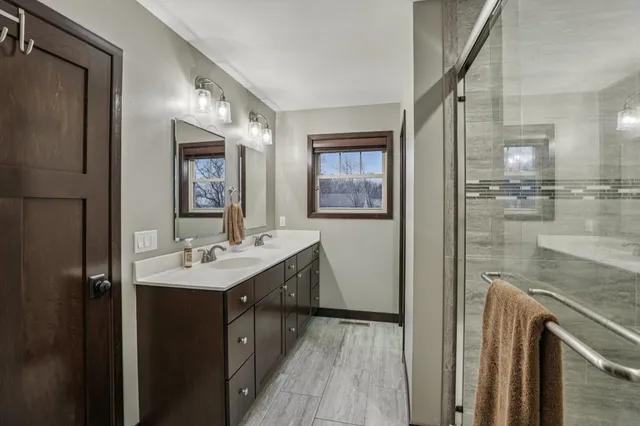 $550,000 | 704 Vineyard, Cambridge, WI 53523