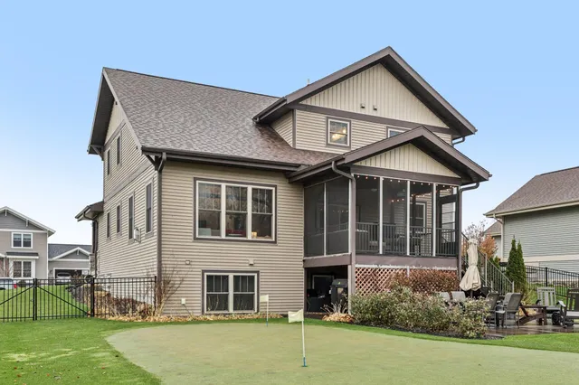 $550,000 | 704 Vineyard, Cambridge, WI 53523