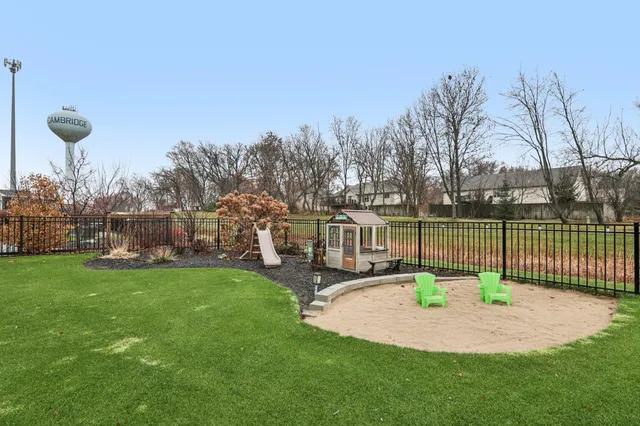 $550,000 | 704 Vineyard, Cambridge, WI 53523