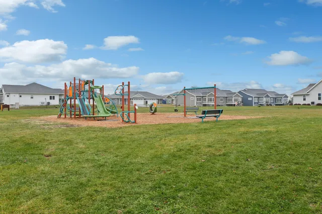 $550,000 | 704 Vineyard, Cambridge, WI 53523