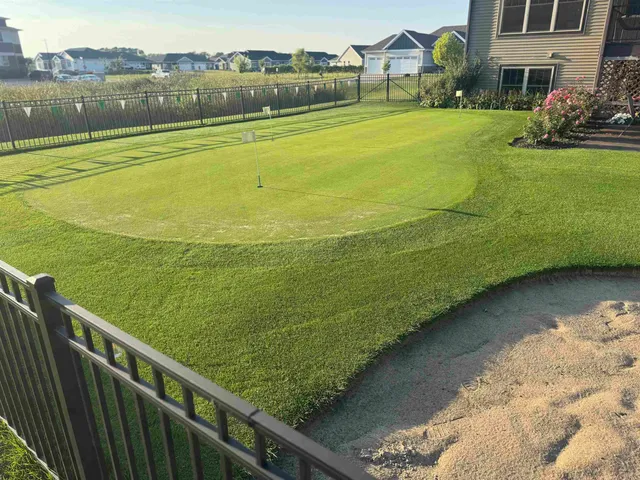 $550,000 | 704 Vineyard, Cambridge, WI 53523