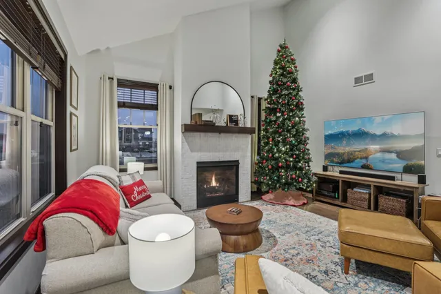 $550,000 | 704 Vineyard, Cambridge, WI 53523