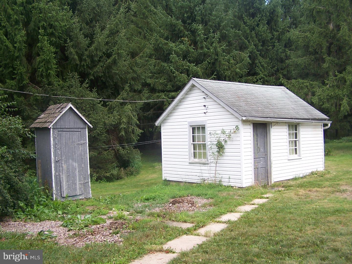35 Dale Road Barto, PA 19504 - Photo 4 of 25 Gallery Image 4