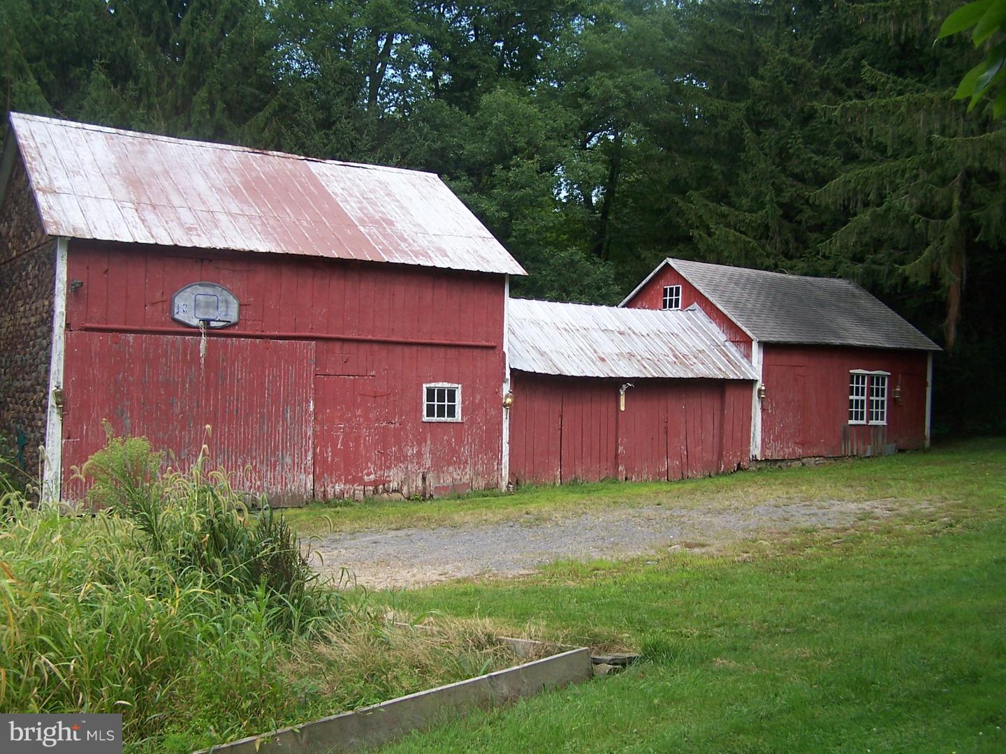 35 Dale Road Barto, PA 19504 - Photo 7 of 25 Gallery Image 7
