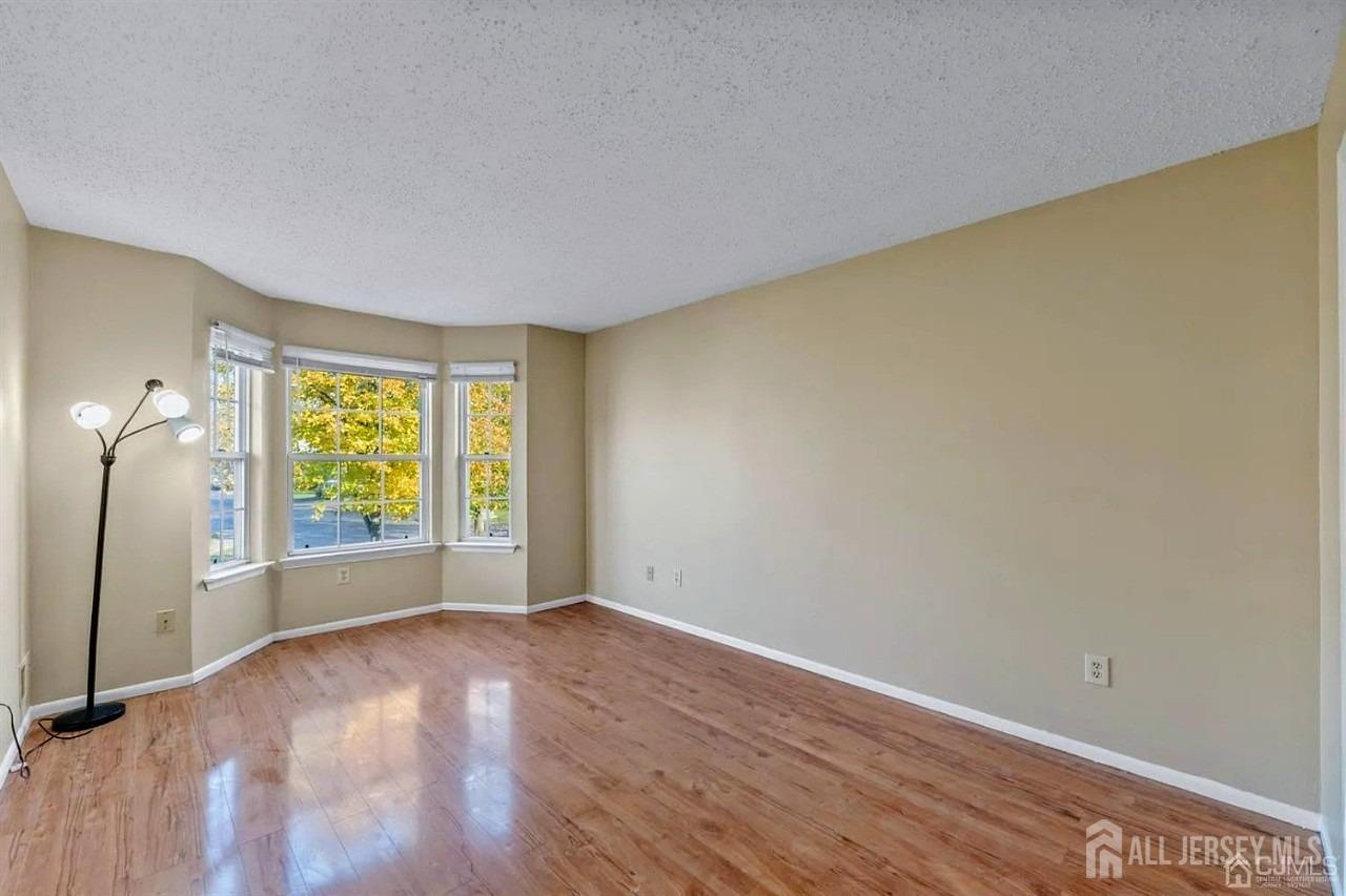 374 Draco Road Piscataway, NJ 08854 - Photo 4 of 15