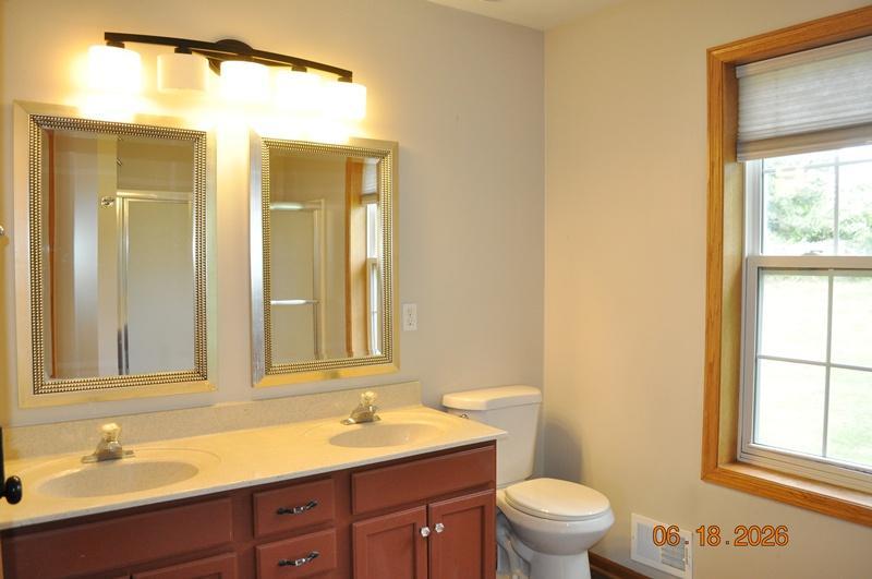 4926 Rusten Road St. Paul, MN 55122 - Photo 7 of 20