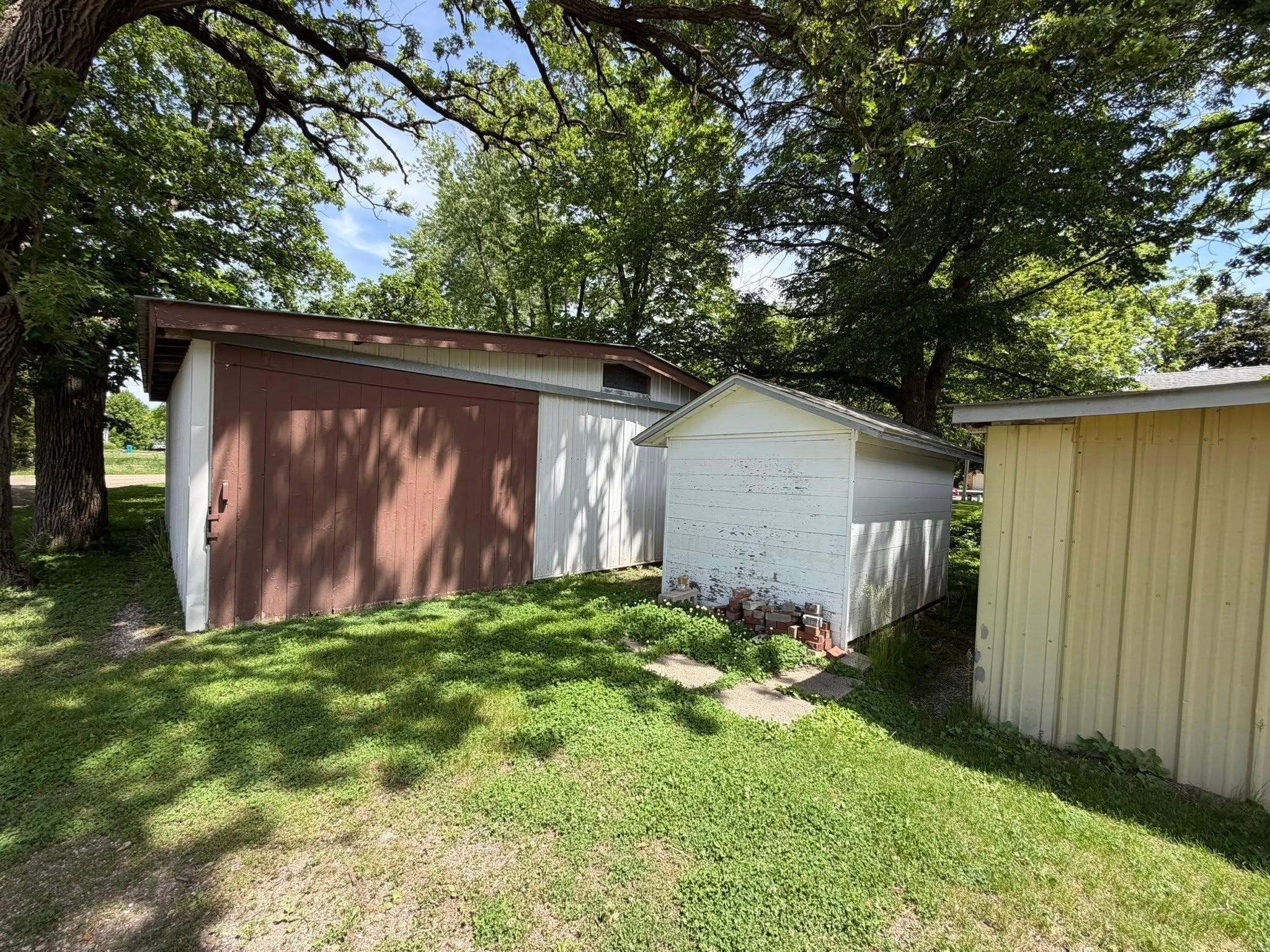 608 8th Street Southeast Waseca, MN 56093 - Photo 40 of 54