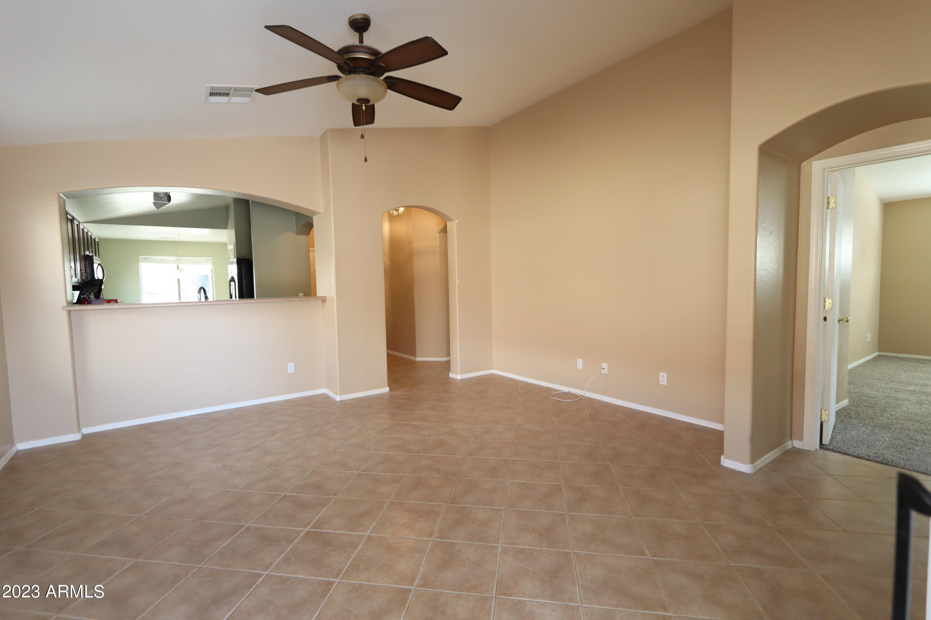 3240 West Tanner Ranch Road San Tan Valley, AZ 85144 - Photo 5 of 17 IMG_0616