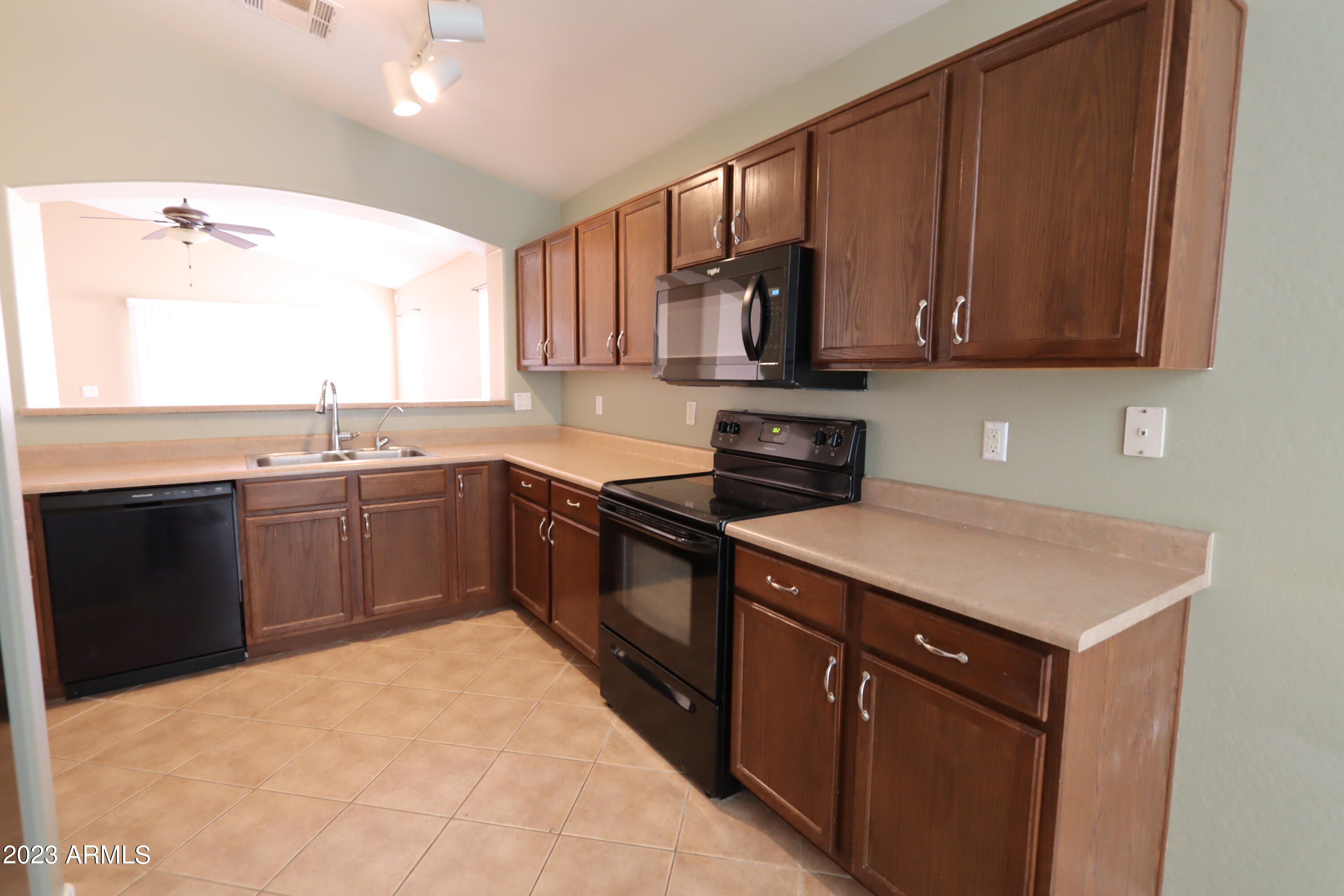 3240 West Tanner Ranch Road San Tan Valley, AZ 85144 - Photo 6 of 17 IMG_0644