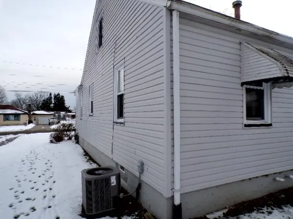 $136,900 | 834 Spencer Avenue, Sharon, PA 16146