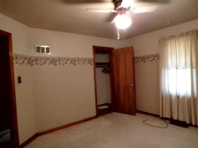 a view of empty room with window