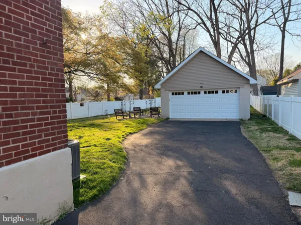 $400,000 | 1370 Arnold Avenue, Abington, PA 19001